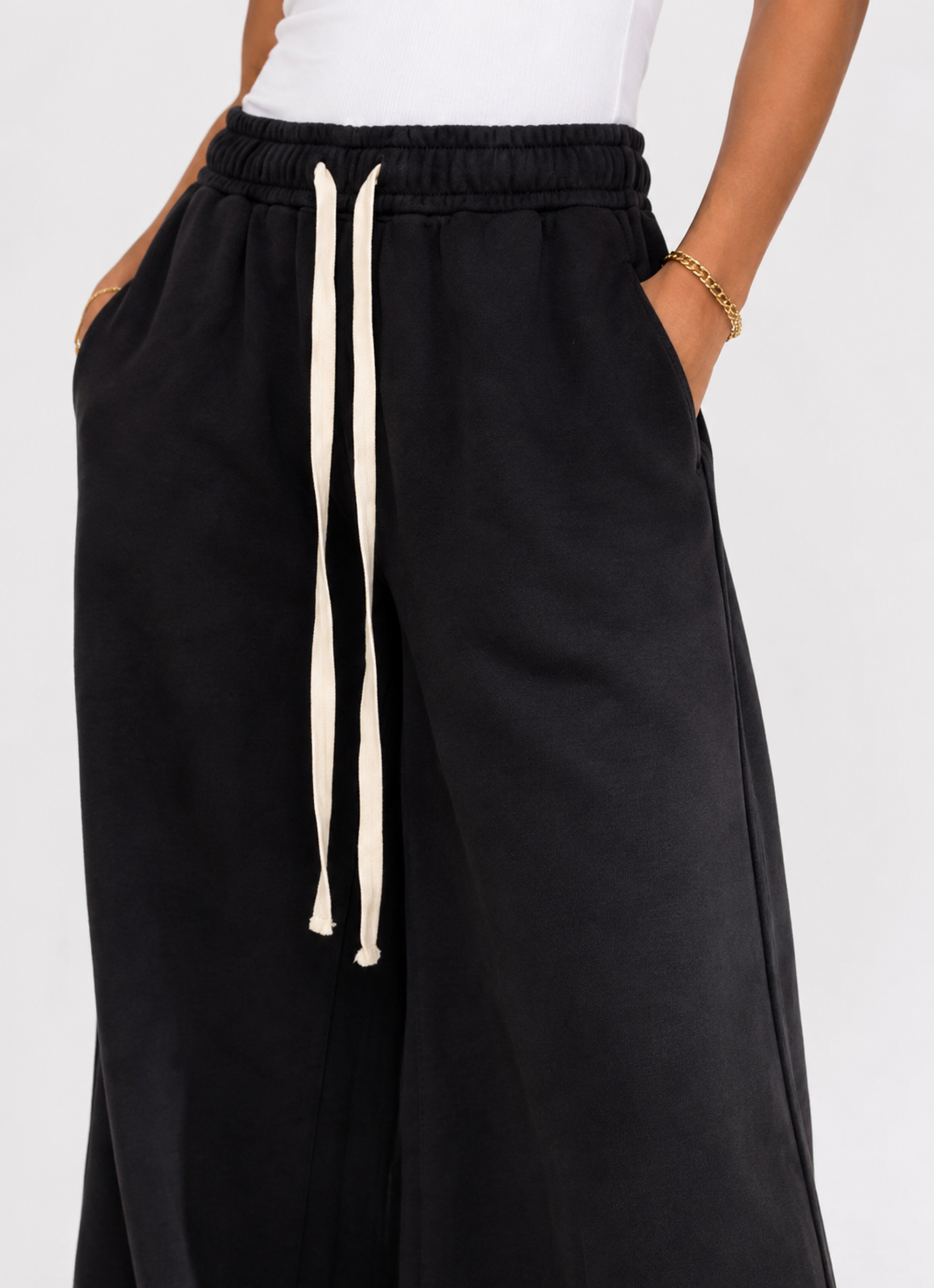 Wide-leg sweatpants
