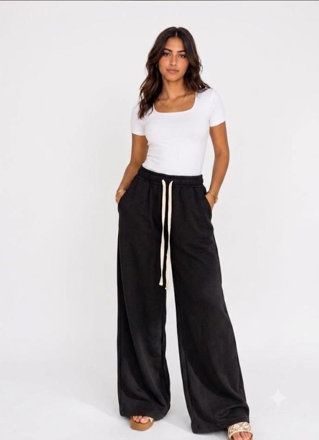 Wide-leg sweatpants